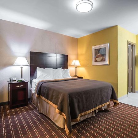 Rodeway Inn Towanda Екстериор снимка