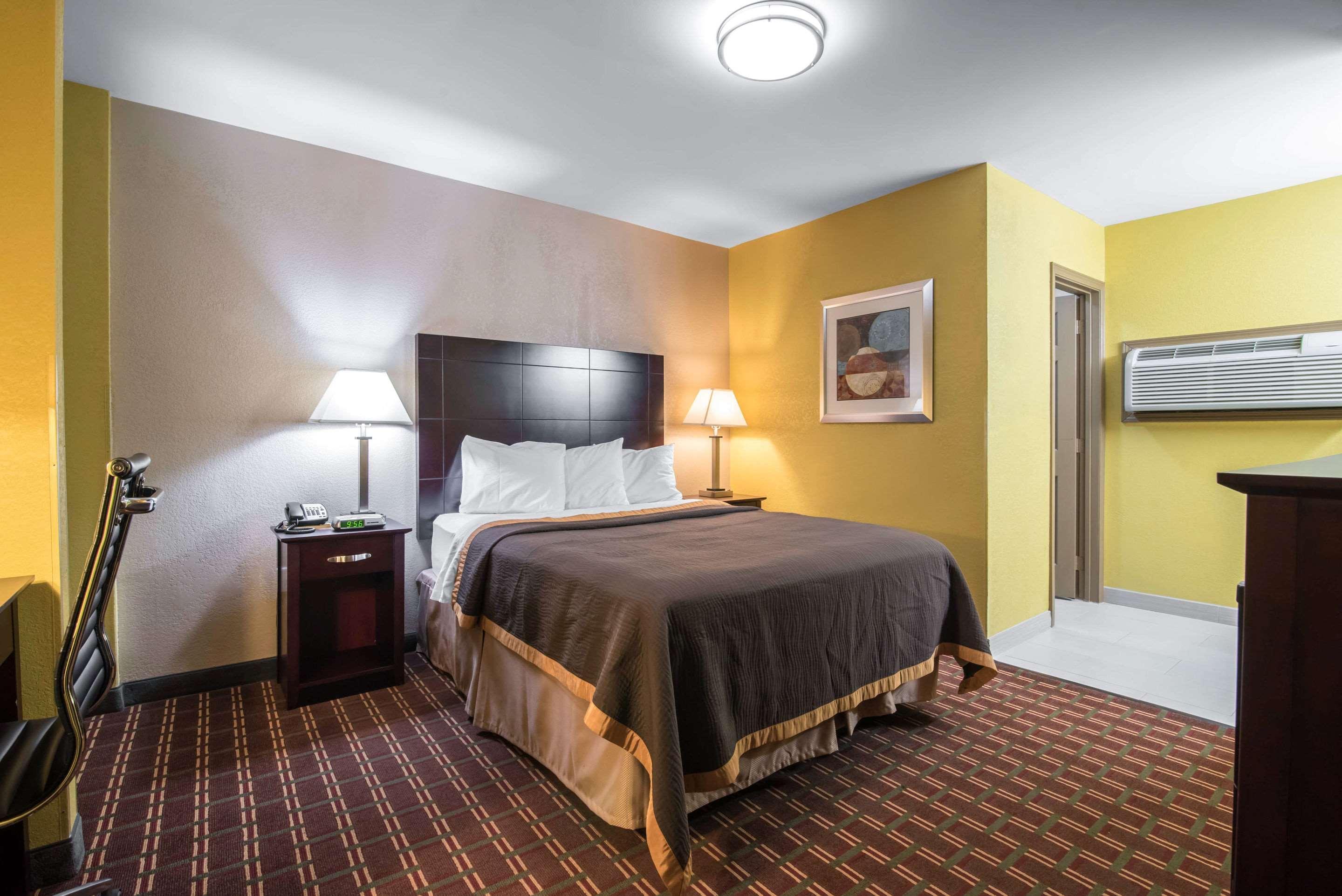 Rodeway Inn Towanda Екстериор снимка
