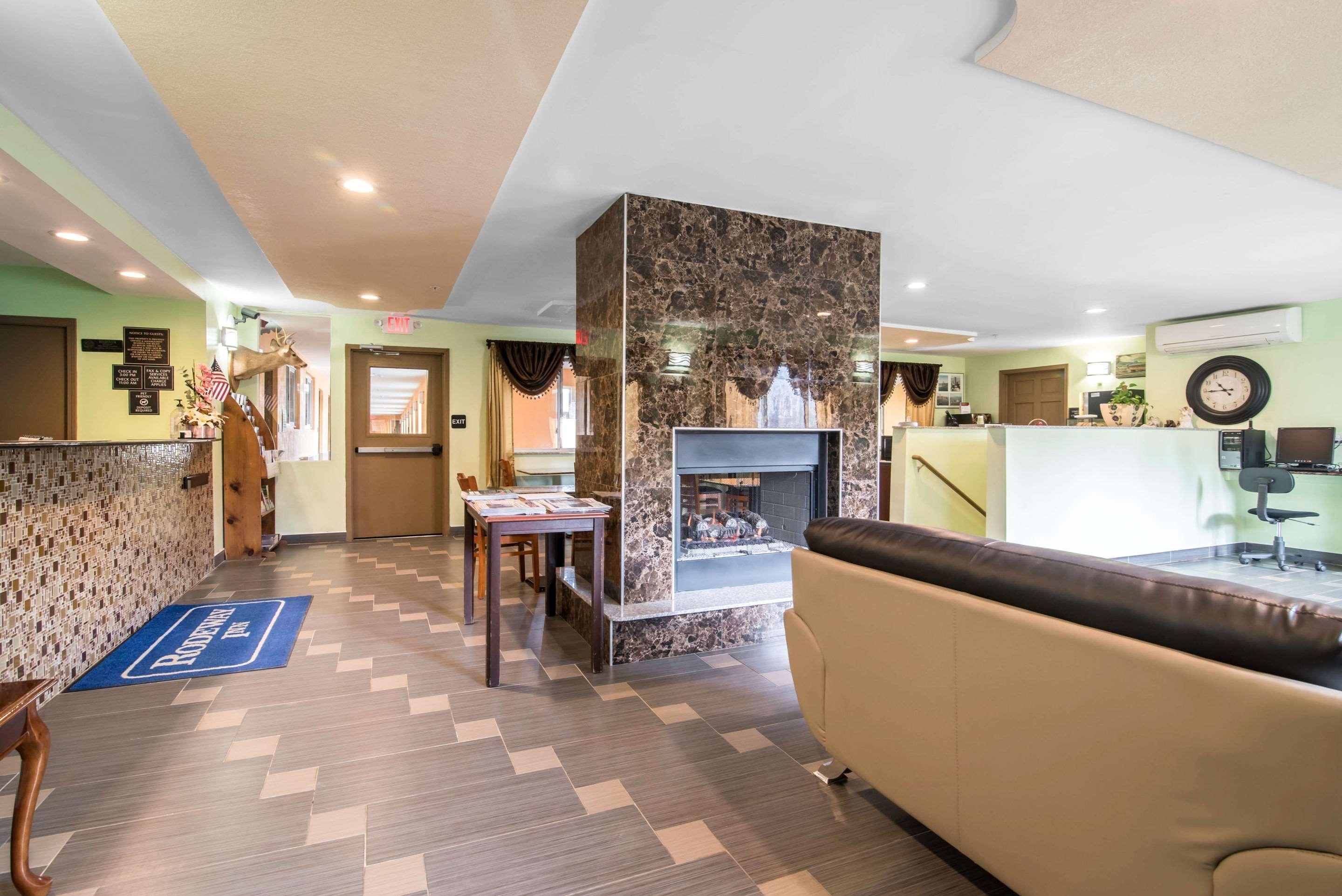 Rodeway Inn Towanda Екстериор снимка