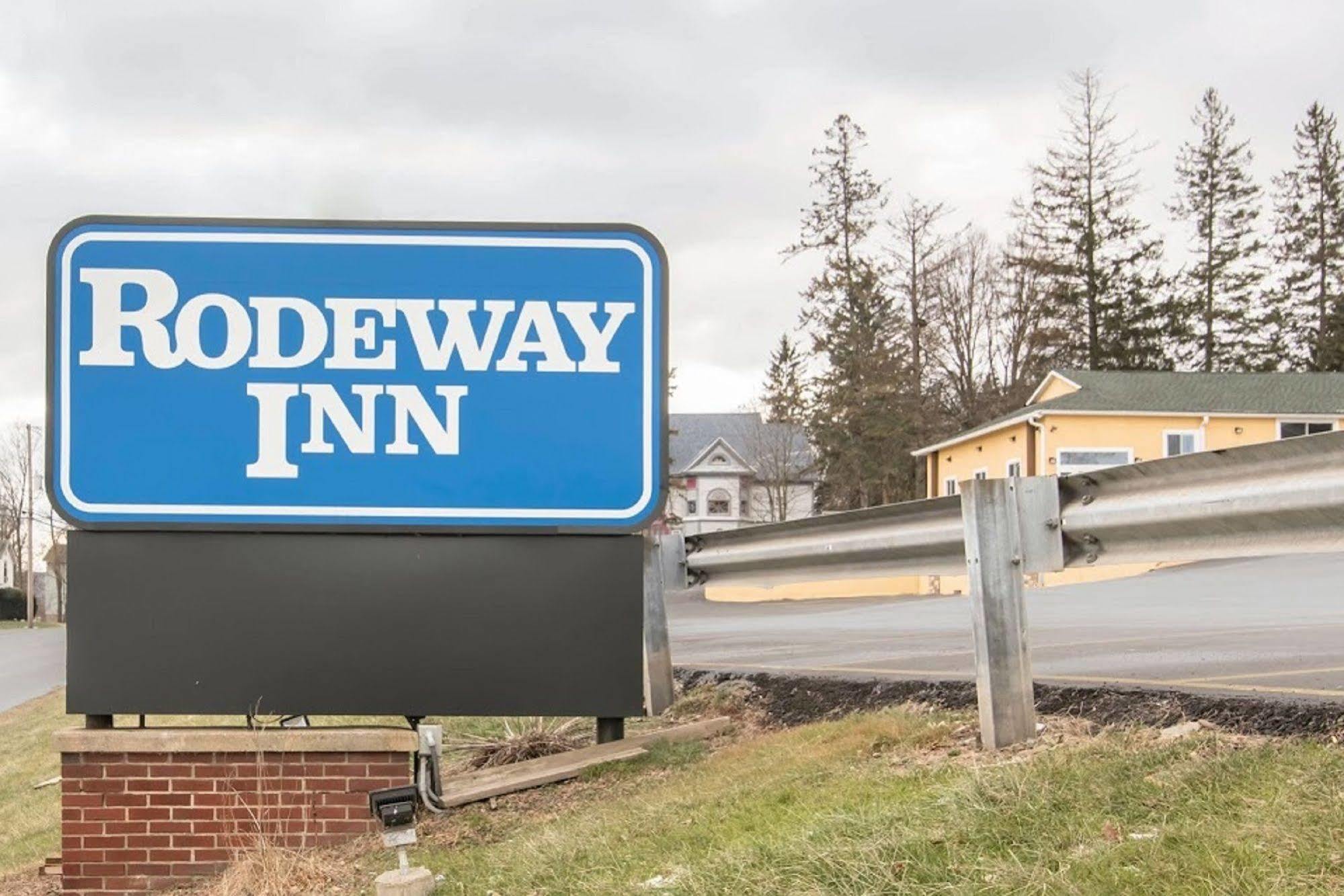 Rodeway Inn Towanda Екстериор снимка
